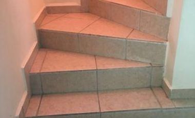 RENTA DE CASA EN LA COL. RESIDENCIAL LOS MORALES