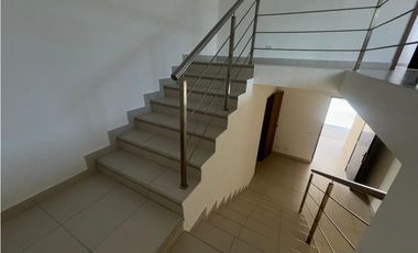 SE VENDE CASA EN CONDADO DEL REY PH ALTOS DEL PARQUE DE 3 HABITACION