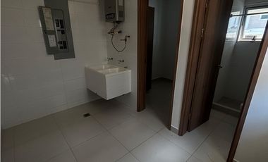 SE VENDE CASA EN CONDADO DEL REY PH ALTOS DEL PARQUE DE 3 HABITACION