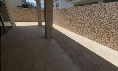 SE VENDE CASA EN CONDADO DEL REY PH ALTOS DEL PARQUE DE 3 HABITACION