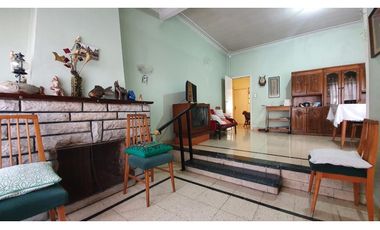 Chalet 4 amb (Corrientes 4300)