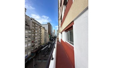 4 AMBIENTES A LA CALLE - BALCÓN Y COCHERA  - SAN LUIS 1700