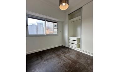 4 AMBIENTES A LA CALLE - BALCÓN Y COCHERA  - SAN LUIS 1700