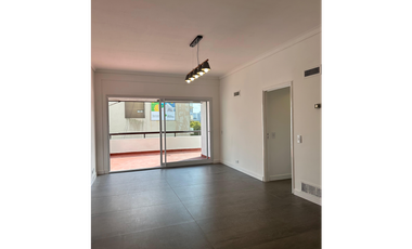 4 AMBIENTES A LA CALLE - BALCÓN Y COCHERA  - SAN LUIS 1700