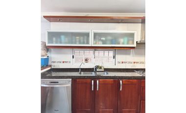 Venta casa 5 dormitorios, patio y cochera Zona escuela Hogar.