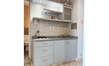 Venta casa 5 dormitorios, patio y cochera Zona escuela Hogar.