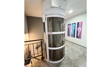 Venta casa 5 dormitorios, patio y cochera Zona escuela Hogar.