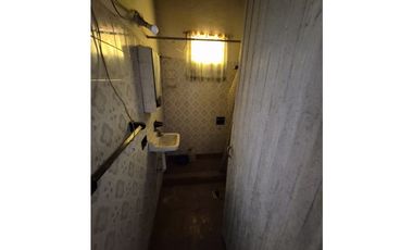 VENTA DE TRES CASAS EN BLOCK EN BARRIO SAN CAYETANO