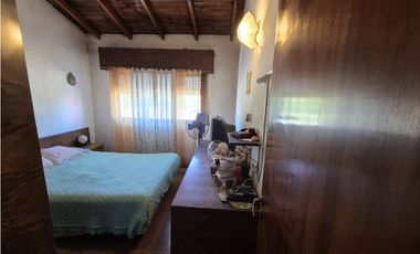 VENTA DE TRES CASAS EN BLOCK EN BARRIO SAN CAYETANO