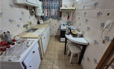 VENTA DE TRES CASAS EN BLOCK EN BARRIO SAN CAYETANO