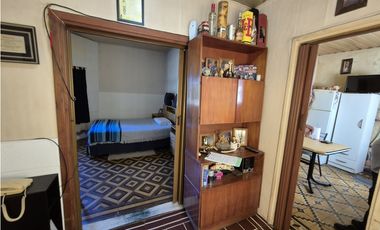 VENTA DE TRES CASAS EN BLOCK EN BARRIO SAN CAYETANO