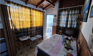 VENTA DE TRES CASAS EN BLOCK EN BARRIO SAN CAYETANO