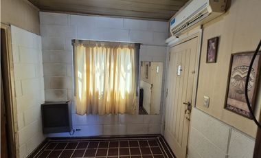 VENTA DE TRES CASAS EN BLOCK EN BARRIO SAN CAYETANO