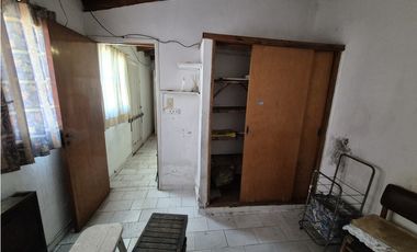 VENTA DE TRES CASAS EN BLOCK EN BARRIO SAN CAYETANO