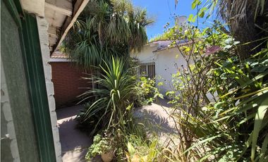 VENTA DE TRES CASAS EN BLOCK EN BARRIO SAN CAYETANO