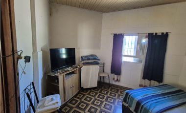 VENTA DE TRES CASAS EN BLOCK EN BARRIO SAN CAYETANO