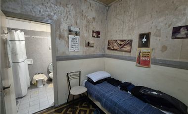 VENTA DE TRES CASAS EN BLOCK EN BARRIO SAN CAYETANO