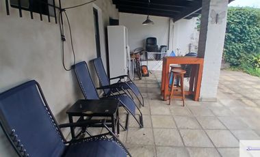 Casa en venta c/ cochera en 9 de Julio