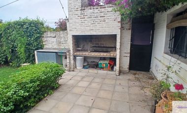 Casa en venta c/ cochera en 9 de Julio