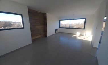 Casa en venta c/ cochera en La Hornilla