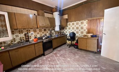 Chalet en venta c/ cochera en Burzaco