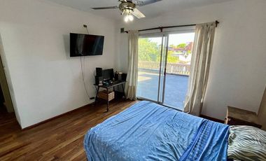 CASA 5 AMBIENTES EN VENTA TEMPERLEY CON JARDIN