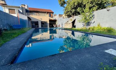 CASA 5 AMBIENTES EN VENTA TEMPERLEY CON JARDIN