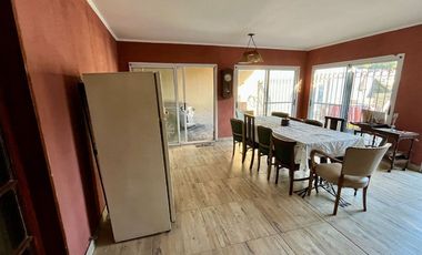 CASA 5 AMBIENTES EN VENTA TEMPERLEY CON JARDIN