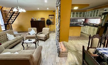 CASA 5 AMBIENTES EN VENTA TEMPERLEY CON JARDIN