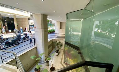 Oficina AAA alquiler Retiro con cochera