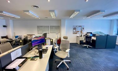 Oficina AAA alquiler Retiro con cochera