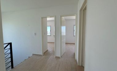 VENTA CASA 4 AMBIENTES LAGUNA AZUL A ESTRENAR