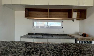 VENTA CASA 4 AMBIENTES LAGUNA AZUL A ESTRENAR