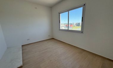 VENTA CASA 4 AMBIENTES LAGUNA AZUL A ESTRENAR