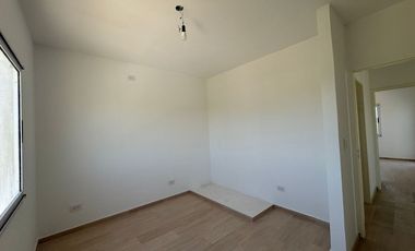 VENTA CASA 4 AMBIENTES LAGUNA AZUL A ESTRENAR