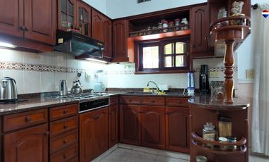 VENTA CASA  3 AMB LOCAL ,TALLER Y COCHERA DOMINICO