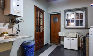 VENTA CASA  3 AMB LOCAL ,TALLER Y COCHERA DOMINICO