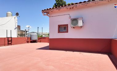 VENTA CASA  3 AMB LOCAL ,TALLER Y COCHERA DOMINICO