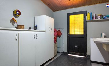 VENTA CASA  3 AMB LOCAL ,TALLER Y COCHERA DOMINICO