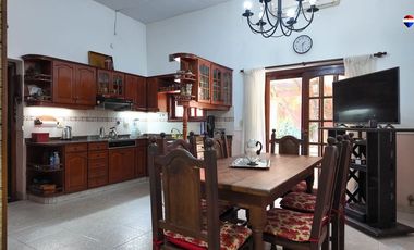 VENTA CASA  3 AMB LOCAL ,TALLER Y COCHERA DOMINICO