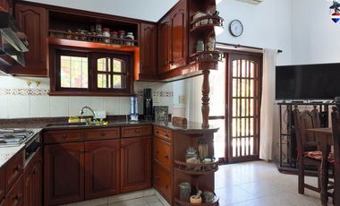 VENTA CASA  3 AMB LOCAL ,TALLER Y COCHERA DOMINICO