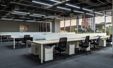 Oficina amueblada en renta de 322m2 en edificio zona Valle Oriente San Pedro