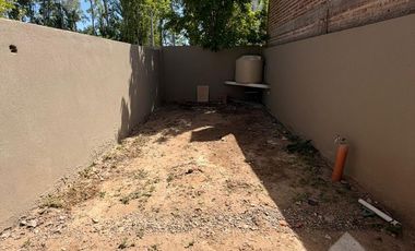 VENTA DUPLEX (A ESTRENAR) 2 DORMITORIOS - B° AYRES DEL LIMAY, PLOTTIER