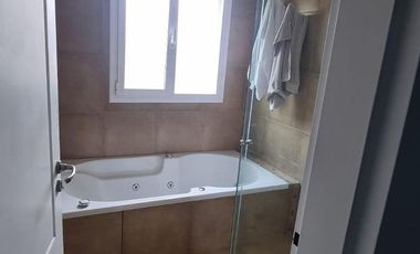 Venta casa 4 dom. estudio, quincho, piscina, Calle Los Cipreses Barrio Rio Grande.- Neuquén cap.-