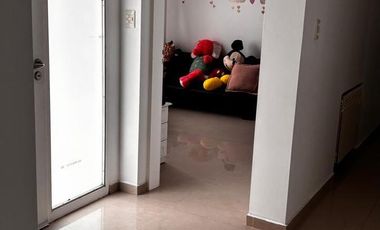 Venta casa 4 dom. estudio, quincho, piscina, Calle Los Cipreses Barrio Rio Grande.- Neuquén cap.-