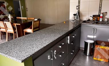 Venta casa 4 dom. estudio, quincho, piscina, Calle Los Cipreses Barrio Rio Grande.- Neuquén cap.-