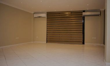 Venta de departamento en  Urdesa, Guayaquil