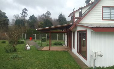 SE VENDE AMPLIA CASA EN CONDOMINIO 5 DORMITORIO