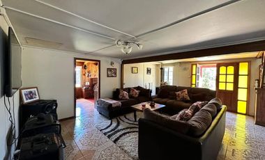 SE VENDE AMPLIA CASA EN CONDOMINIO 5 DORMITORIO