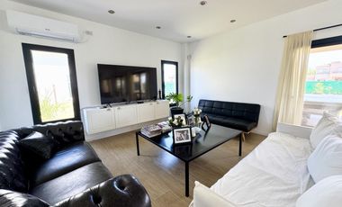 Casa en venta barrio Lagos de Canning